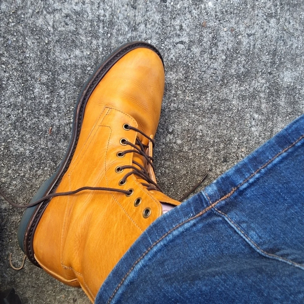 Dr. Martens Felicity Leather tie up boots M8/ W10